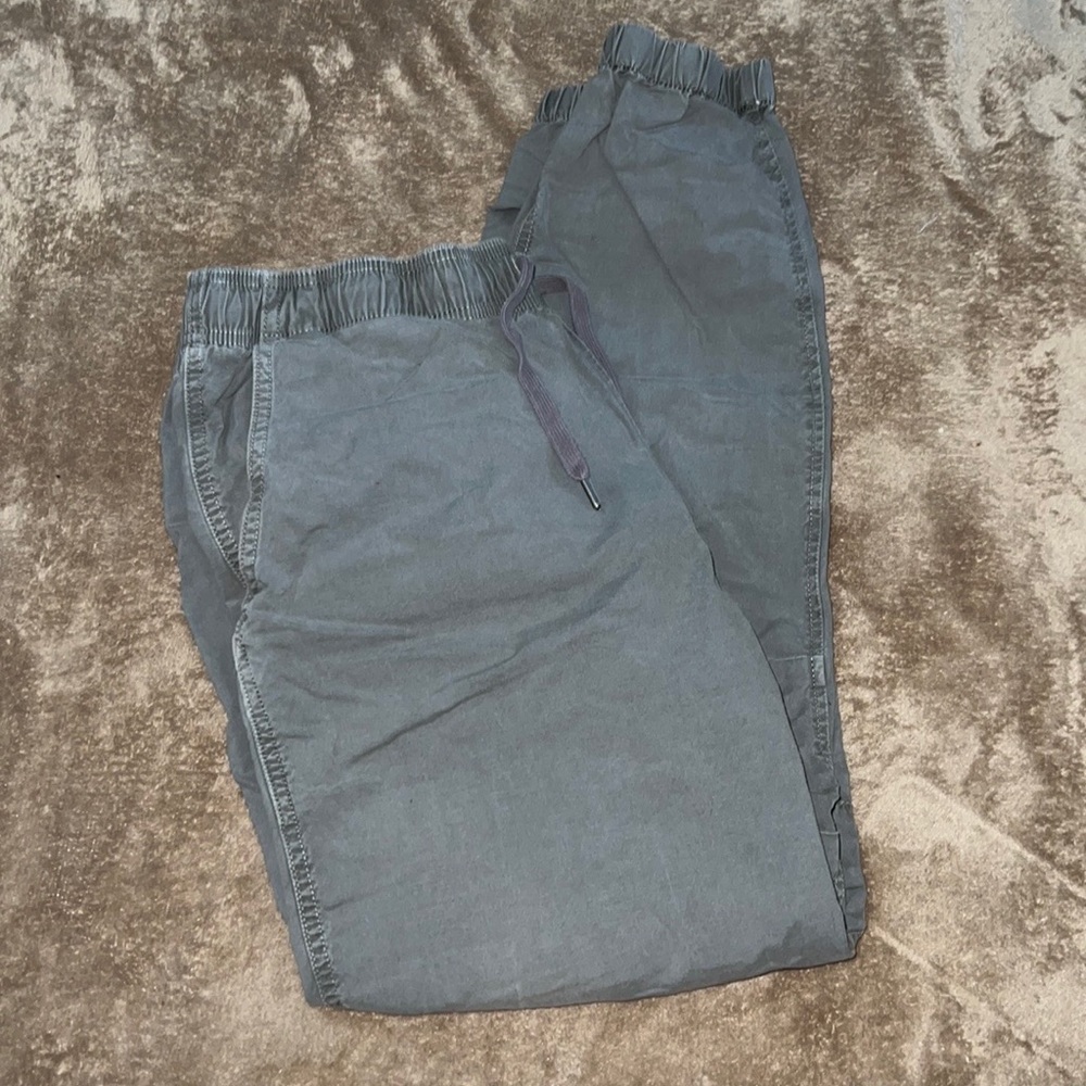 American Eagle Next Level Flex Gray Drawstring 4 Pocket Pants Size Medium